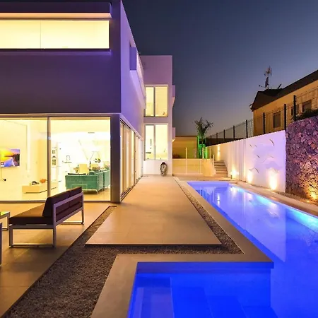 Wundervolle Und Design بيت للعطل